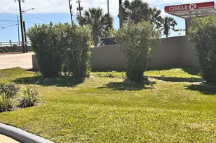 7000 Seawall Blvd, Galveston, TX 77551 - Photo 22