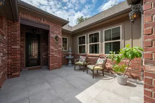 200 Lake Rim Cir, Georgetown, TX 78633 - Photo 2