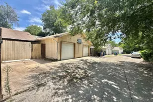 207 W William Cannon Dr, Austin, TX 78745 - Photo 2