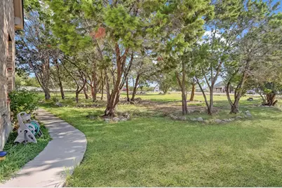 643 Shady Hollow, New Braunfels, TX 78132 - Photo 4