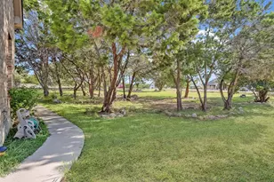 643 Shady Hollow, New Braunfels, TX 78132 - Photo 4