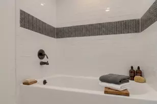 1102 Clayton Ln, Austin, TX 78723 - Photo 20