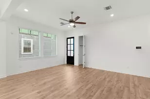 215 Flora Spgs Cv, Liberty Hill, TX 78642 - Photo 4