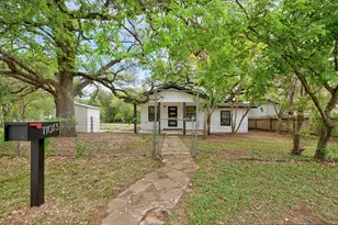 11013 Travis Dr, Jonestown, TX 78645 - Photo 2
