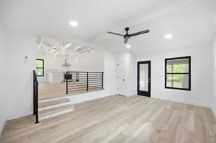 11013 Travis Dr, Jonestown, TX 78645 - Photo 8