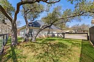 109 Riverview Dr, Georgetown, TX 78628 - Photo 32