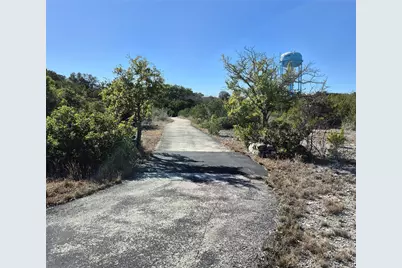 100 Quarry Springs Drive, San Marcos, TX 78666 - Photo 32