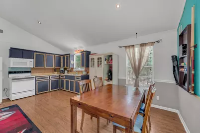 928 Moccasin Trail, La Grange, TX 78945 - Photo 12