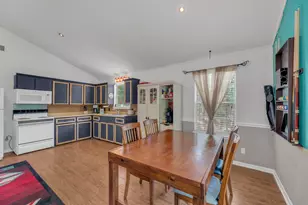 928 Moccasin Trail, La Grange, TX 78945 - Photo 12