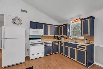 928 Moccasin Trail, La Grange, TX 78945 - Photo 16