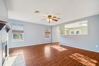 100 Kendall Cove, Elgin, TX 78621 - Photo 4