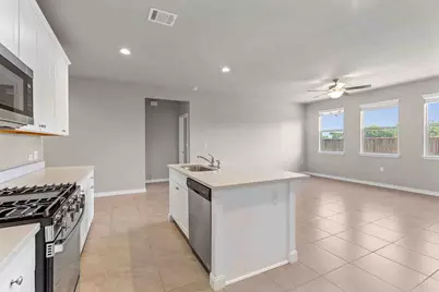 11724 Saddle Rock Drive, Austin, TX 78725 - Photo 10