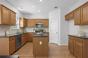 2633 Bolton St, Austin, TX 78748 - Photo 4