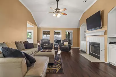 313 Heritage Hills Drive, Fredericksburg, TX 78624 - Photo 2