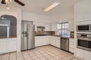 811 Canyon Bend Rd, Pflugerville, TX 78660 - Photo 4