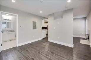 935 La Posada Dr, Austin, TX 78752 - Photo 16