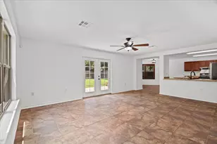 4600 Cottonwood St, Austin, TX 78744 - Photo 6