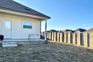 101 Blue Blaze Trl, Georgetown, TX 78628 - Photo 18