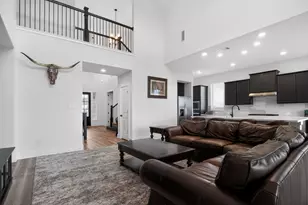 301 McMillian Dr, Liberty Hill, TX 78642 - Photo 6