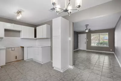 2411 S 6th Street, Austin, TX 78704 - Photo 10
