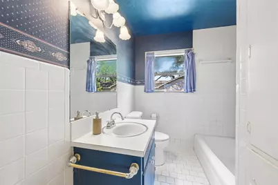 107 W Holland Street, San Marcos, TX 78666 - Photo 4