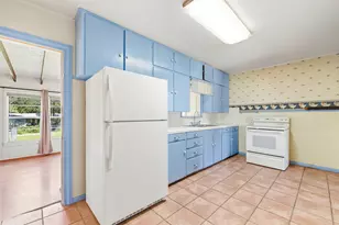 107 W Holland St, San Marcos, TX 78666 - Photo 10