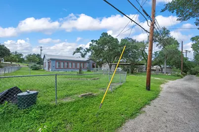 107 W Holland Street, San Marcos, TX 78666 - Photo 18
