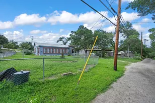 107 W Holland St, San Marcos, TX 78666 - Photo 18