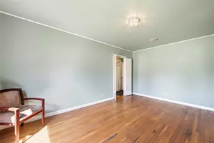 107 W Holland St, San Marcos, TX 78666 - Photo 6