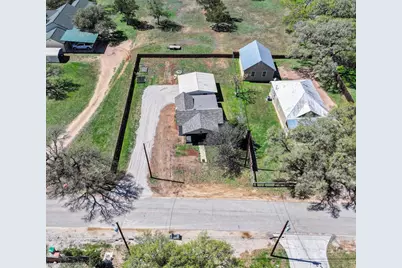 103 N Avenue Q Avenue, Johnson City, TX 78636 - Photo 4