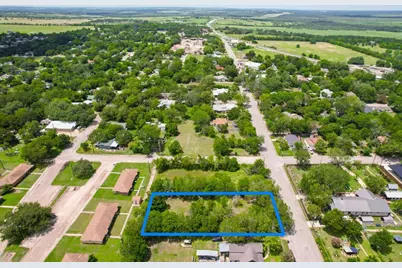 821 Blanco, Lockhart, TX 78644 - Photo 4