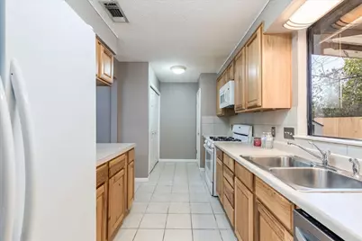 7204 Towering Oaks Drive, Austin, TX 78745 - Photo 10