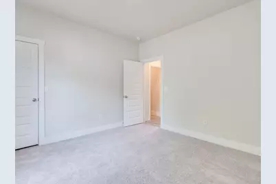 411 S Avenue B, Elgin, TX 78621 - Photo 12