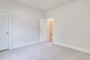 411 S Ave B, Elgin, TX 78621 - Photo 12