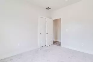 411 S Ave B, Elgin, TX 78621 - Photo 14