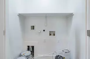 411 S Ave B, Elgin, TX 78621 - Photo 18