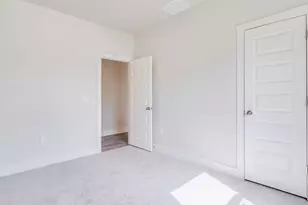 411 S Ave B, Elgin, TX 78621 - Photo 16