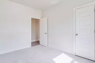 411 S Ave B, Elgin, TX 78621 - Photo 16