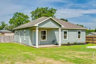 411 S Ave B, Elgin, TX 78621 - Photo 22