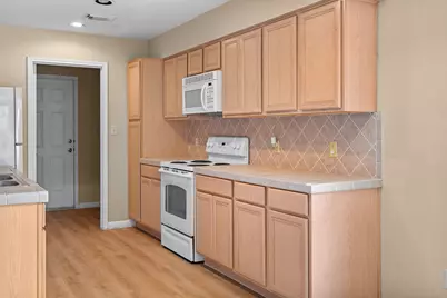 208 Settlers Ridge, Bertram, TX 78605 - Photo 10