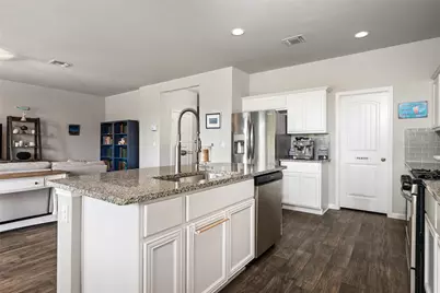 13901 Macquarie Drive, Pflugerville, TX 78660 - Photo 12
