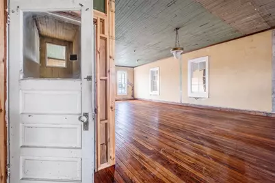 203 Main Street, Smithville, TX 78957 - Photo 22