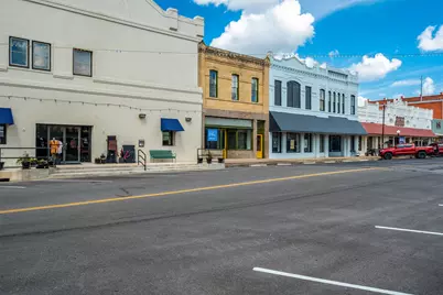 203 Main Street, Smithville, TX 78957 - Photo 4