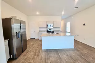 13525 Open Wagon Trl, Elgin, TX 78621 - Photo 8