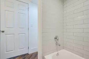 110 S Main St, Elgin, TX 78621 - Photo 10