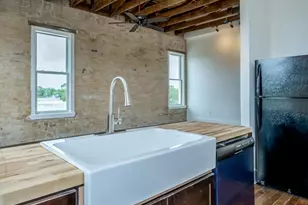110 S Main St, Elgin, TX 78621 - Photo 14