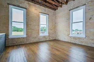 110 S Main St, Elgin, TX 78621 - Photo 4