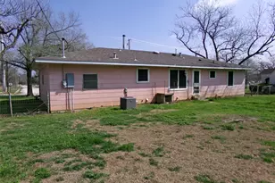 110 S Travis St, Rockdale, TX 76567 - Photo 22