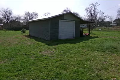 110 S Travis Street, Rockdale, TX 76567 - Photo 18