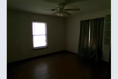 110 S Travis Street, Rockdale, TX 76567 - Photo 8